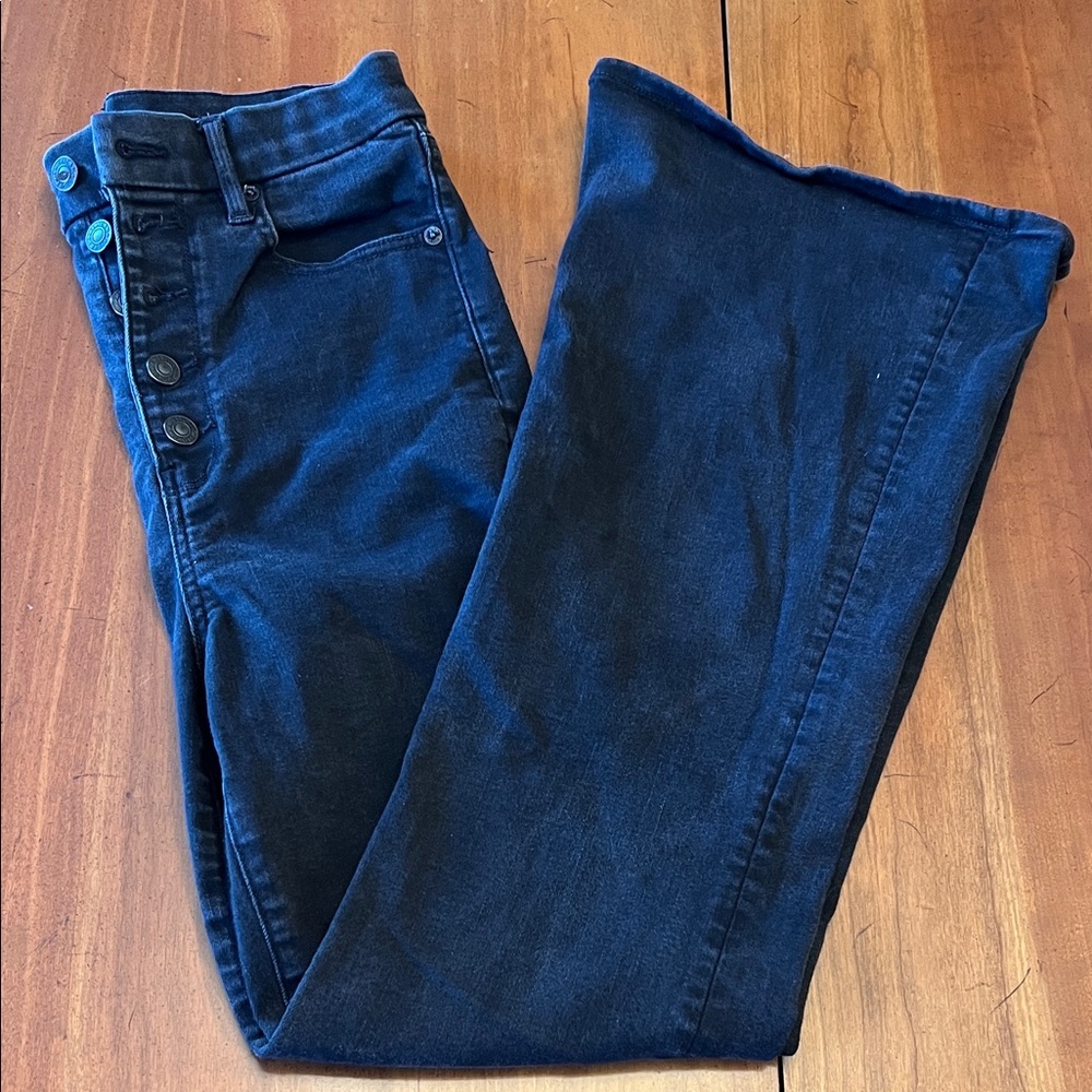 American Eagle Outfitters Black Curvy High Rise Flare Jeans Size 8